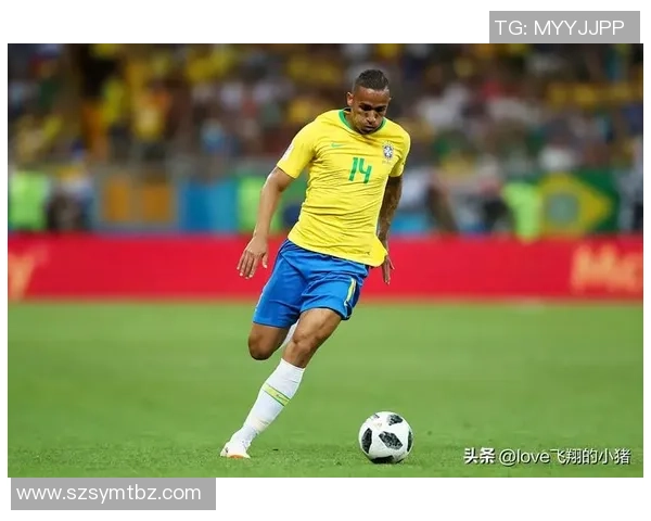 达尼洛：从足球场上的闪耀之星到生活中的多面手